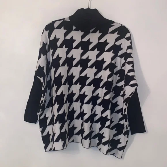 Joseph A. Black and White Houndstooth Turtleneck Sweater - Picture 1 of 10